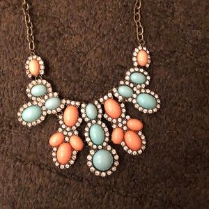 Blueish & pinkish statement necklace w/ rhinestone